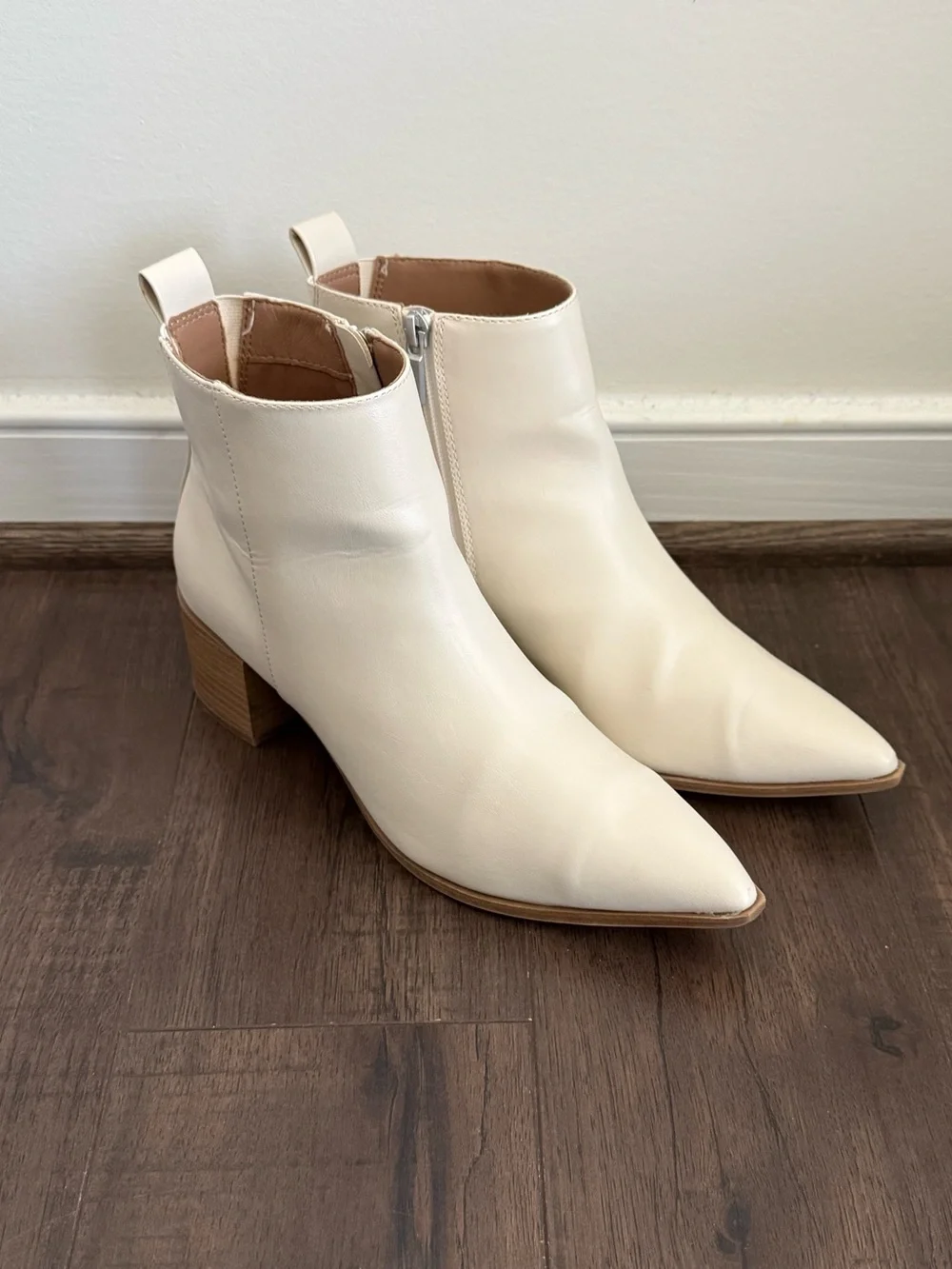 Universal Thread Cream Pointed Toe Ankle Boots Women’s 8 Block Western Chic